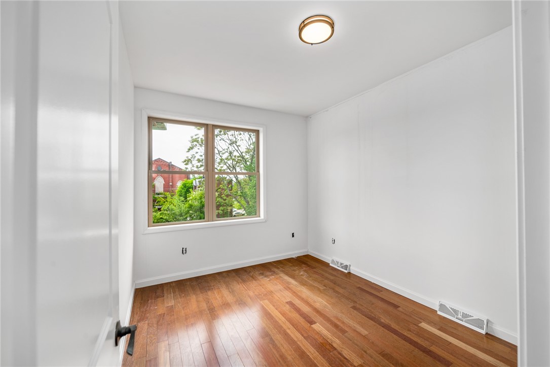1607 Buena Vista Street