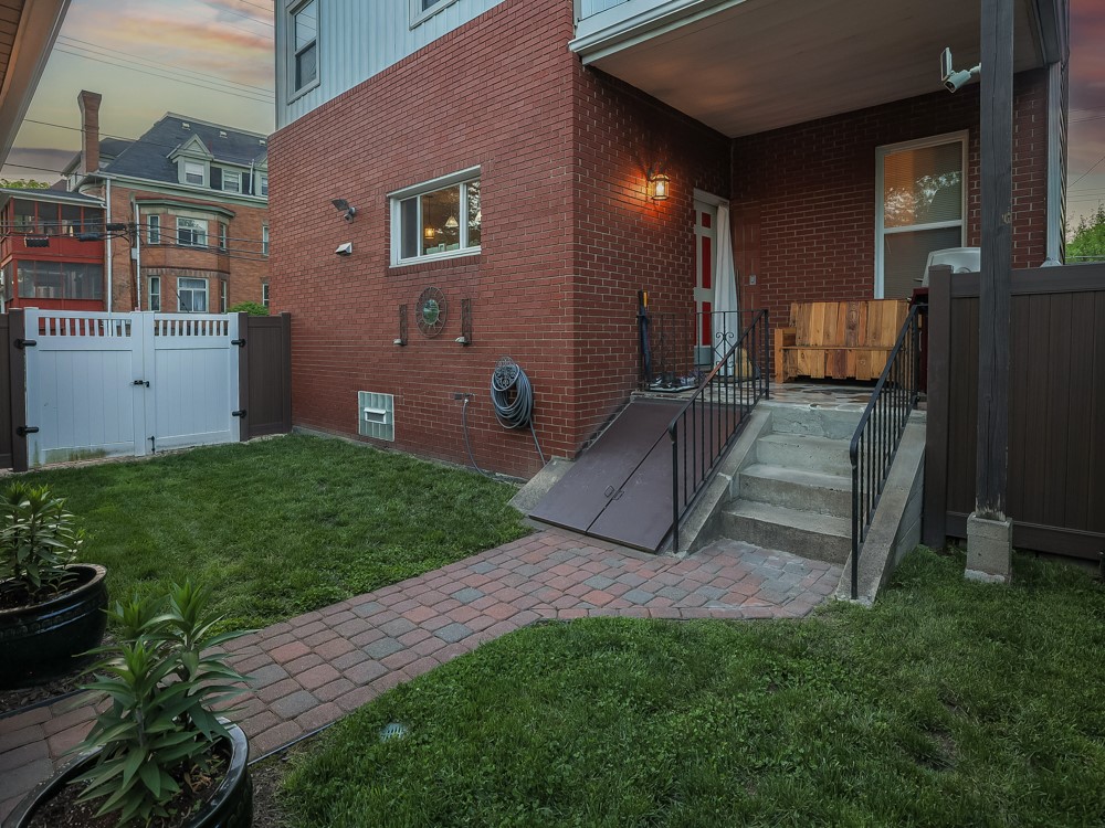 204 Biddle Avenue