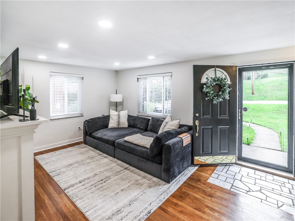 1024 Dallett Road