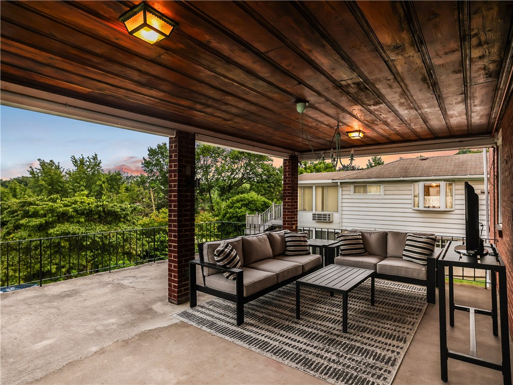 1024 Dallett Road