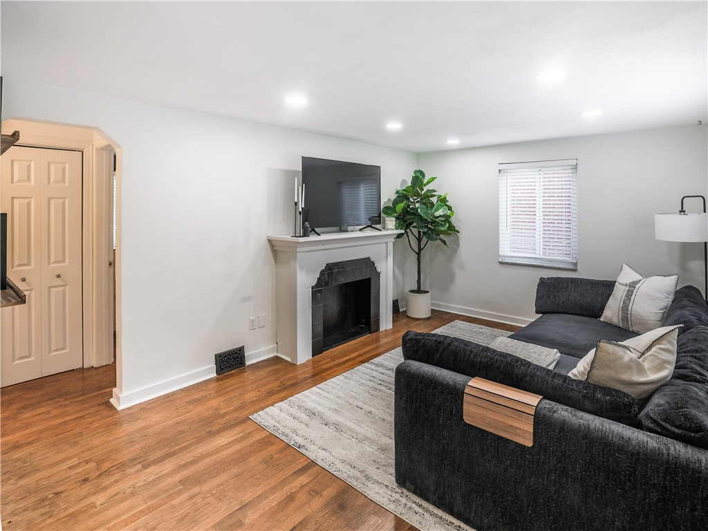 1024 Dallett Road