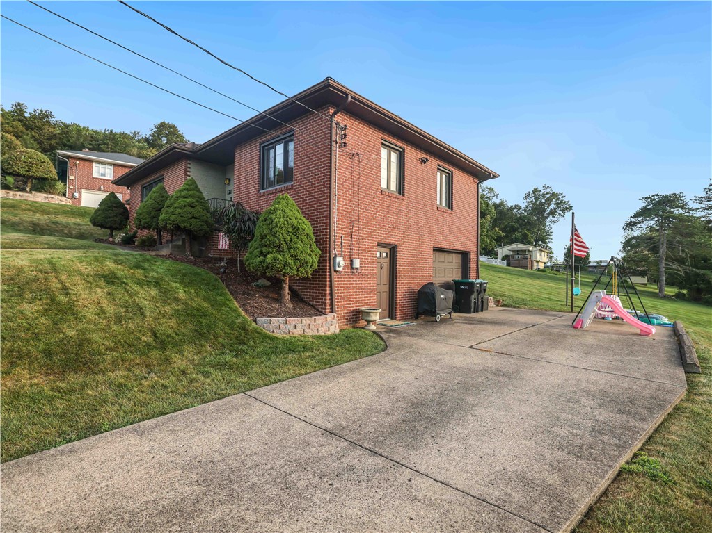 121 Oakmont Street