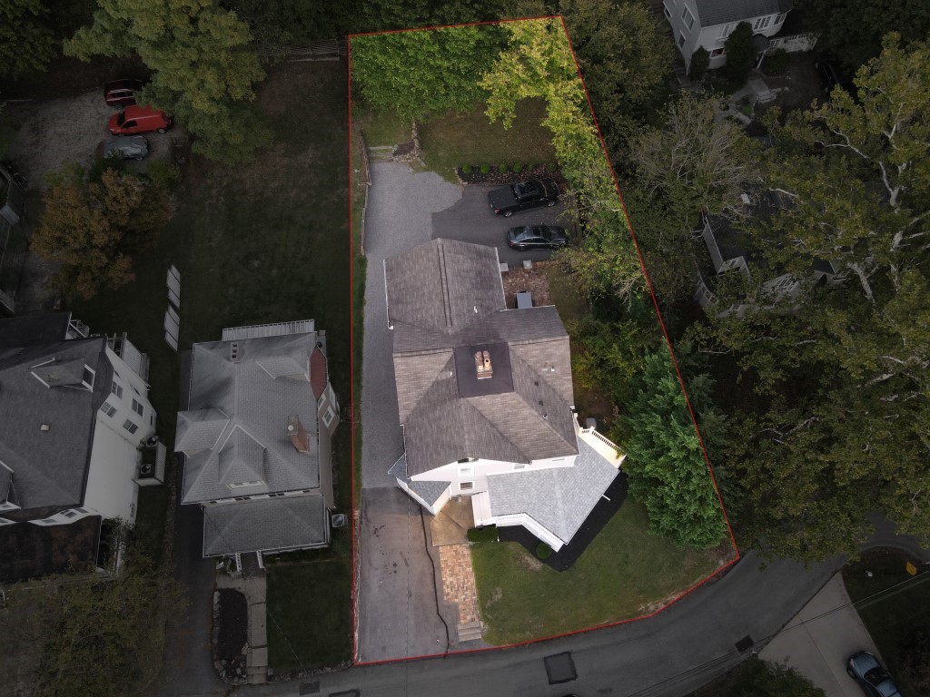 736 Orchard Terrace