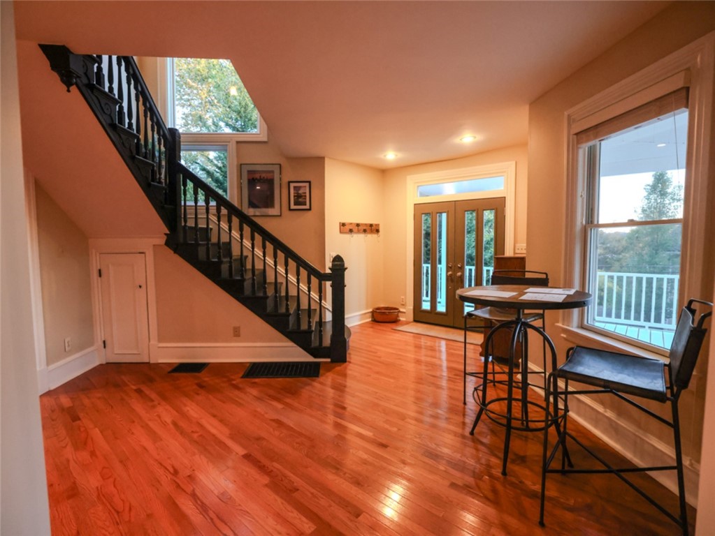 736 Orchard Terrace
