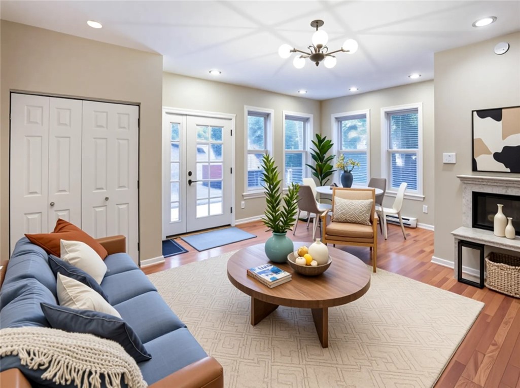 736 Orchard Terrace