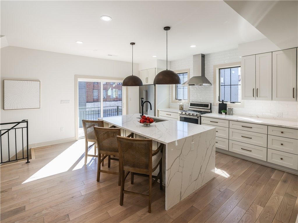 909 Rickenbach Street