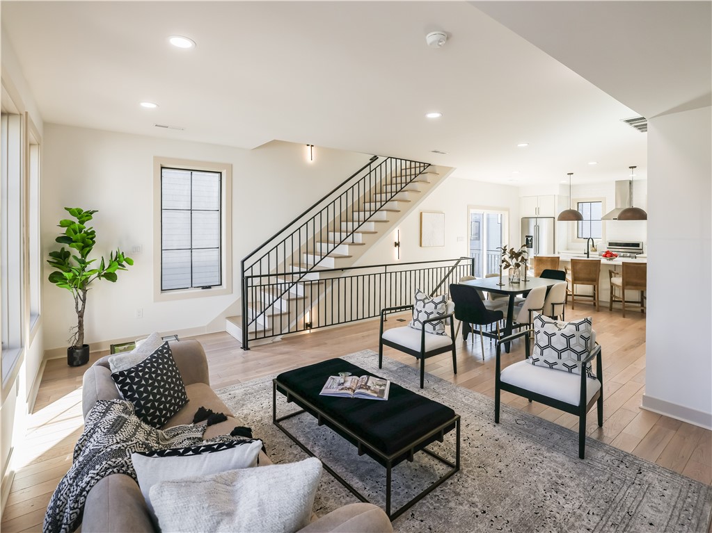 909 Rickenbach Street