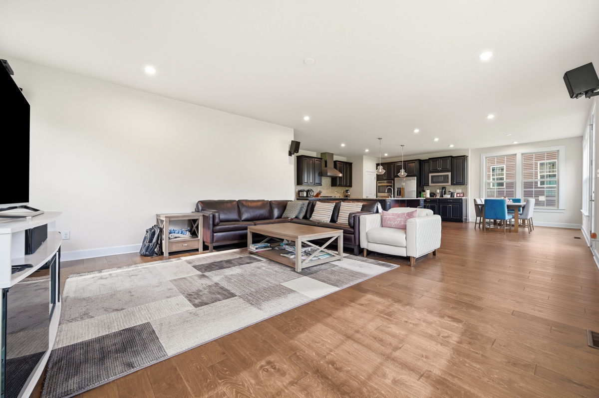 4458 Walnut Ridge CIRCLE