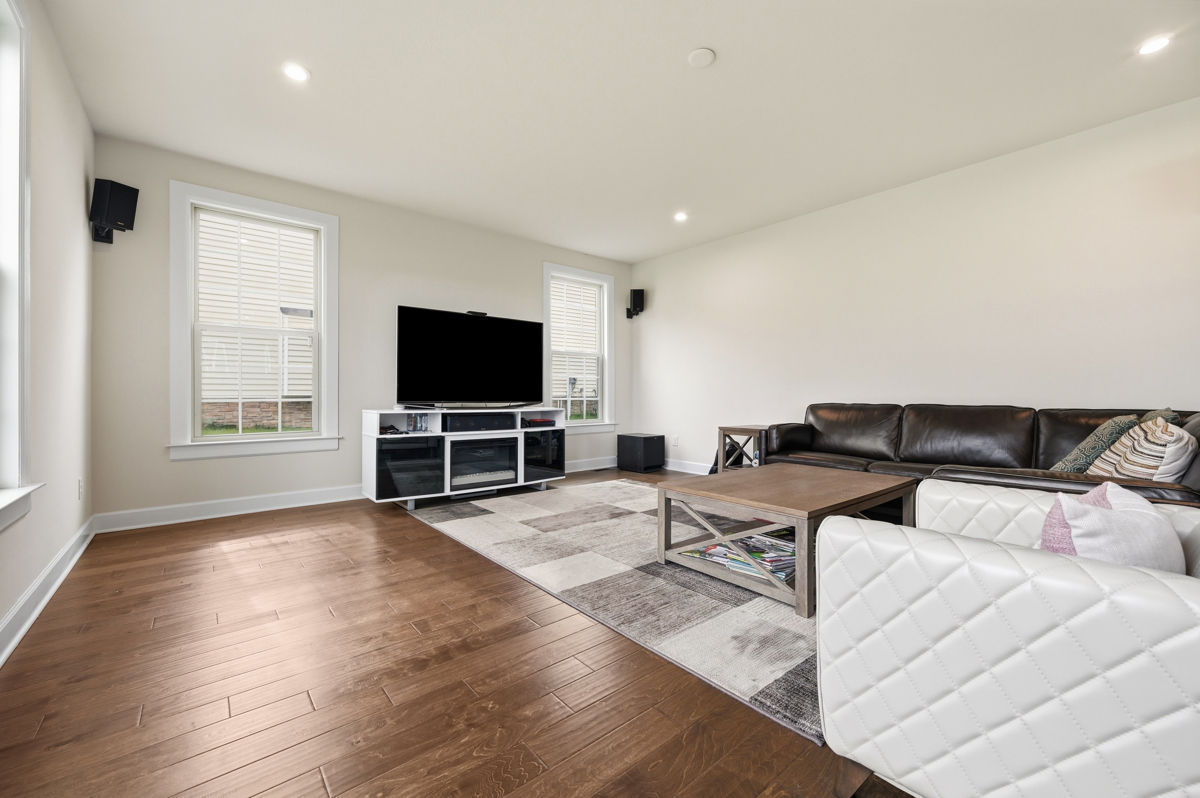4458 Walnut Ridge CIRCLE