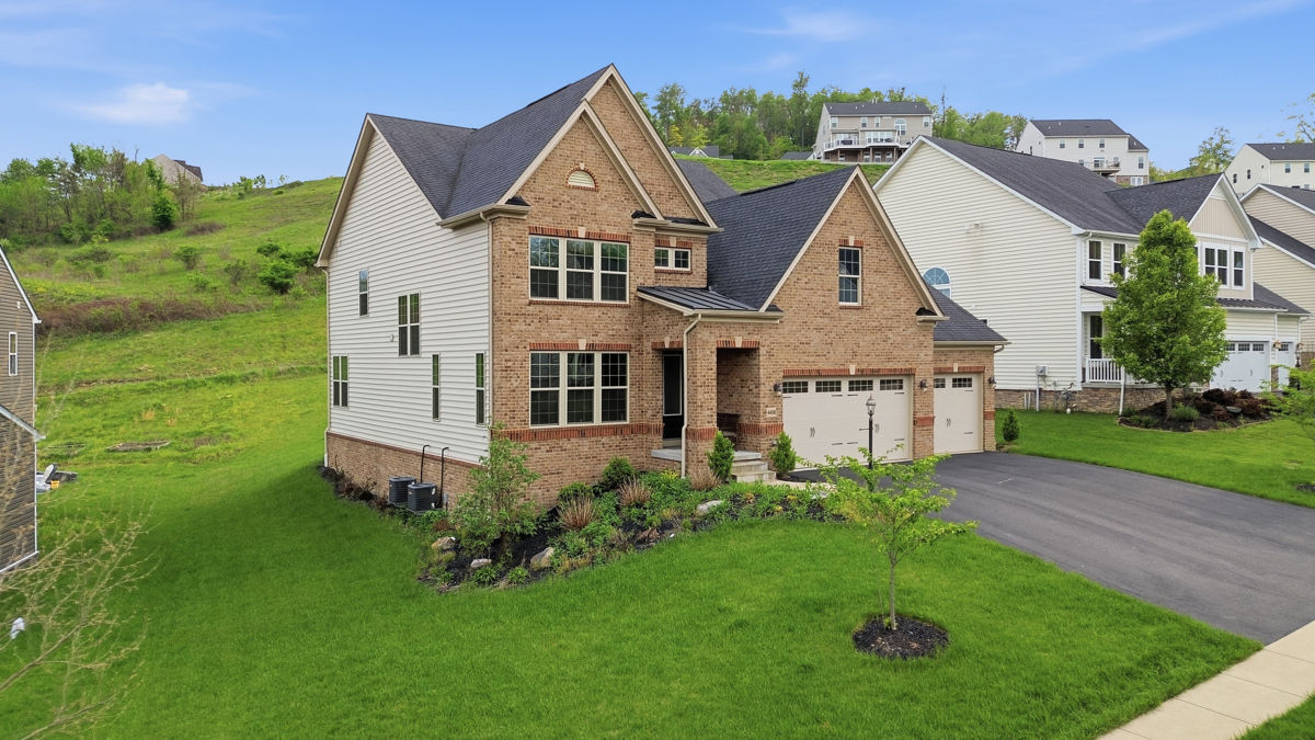 4458 Walnut Ridge CIRCLE