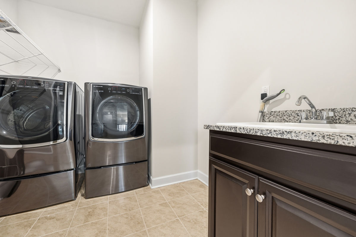 4458 Walnut Ridge CIRCLE