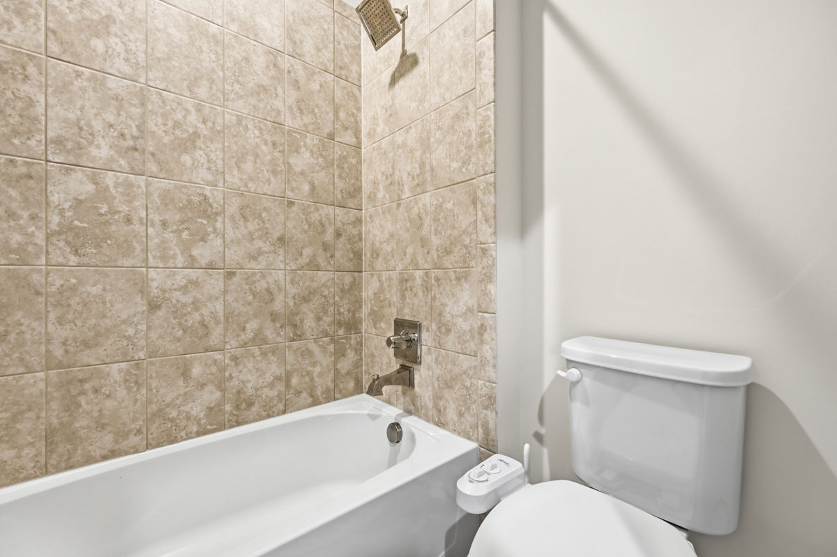 4458 Walnut Ridge CIRCLE