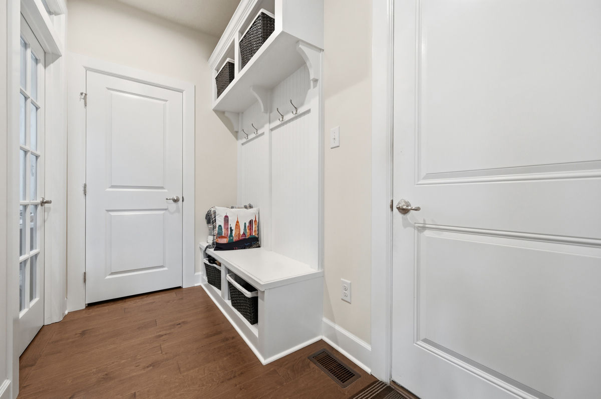 4458 Walnut Ridge CIRCLE