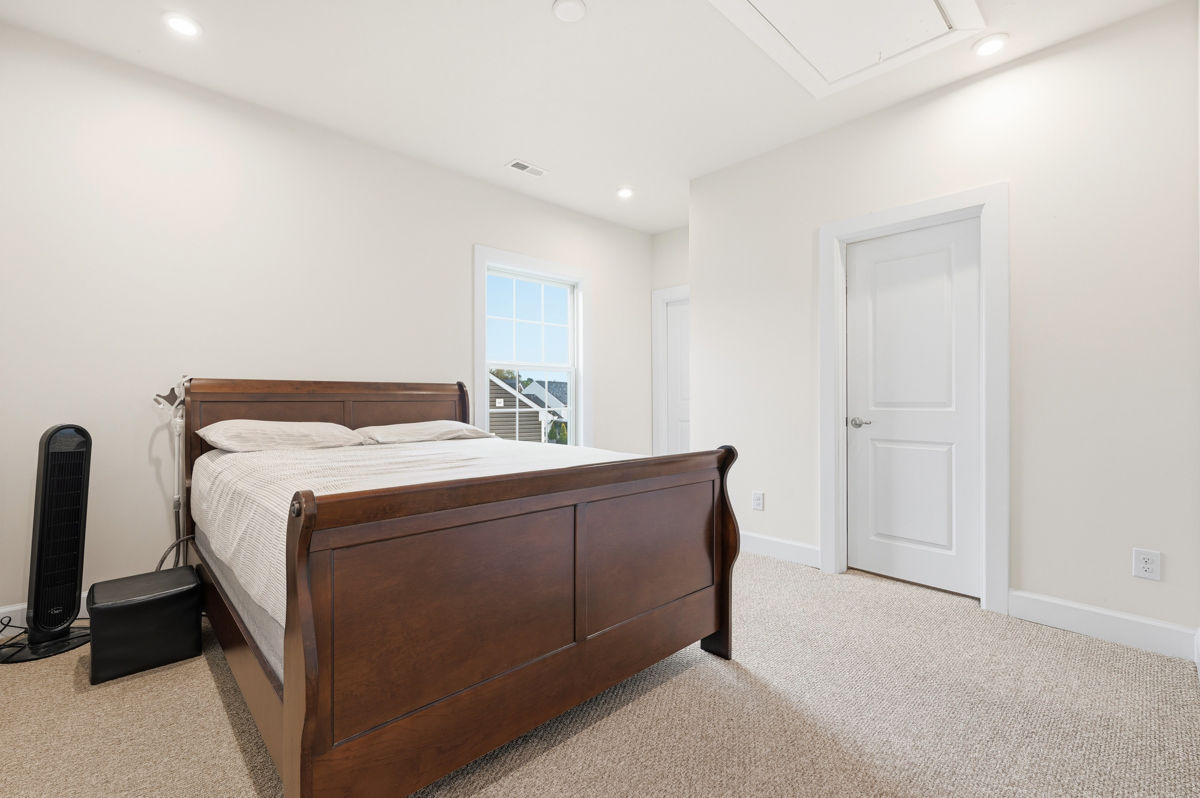 4458 Walnut Ridge CIRCLE