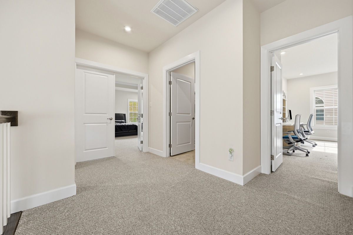 4458 Walnut Ridge CIRCLE
