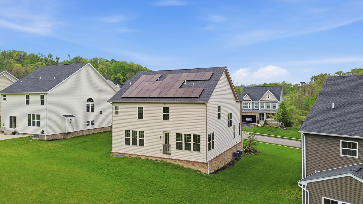 4458 Walnut Ridge CIRCLE