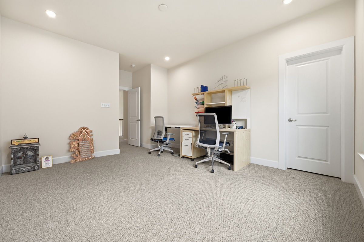 4458 Walnut Ridge CIRCLE