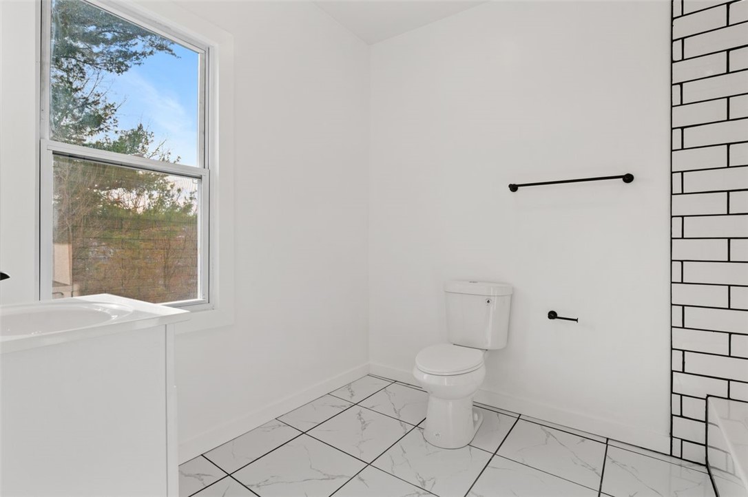 221 Bonvue St