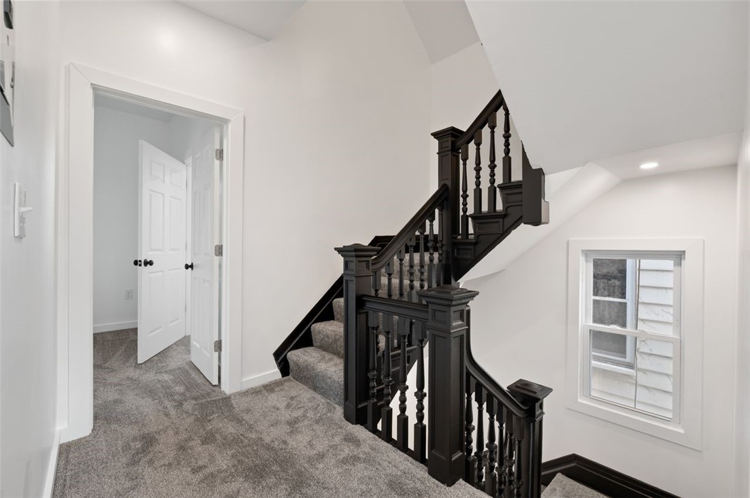 221 Bonvue St