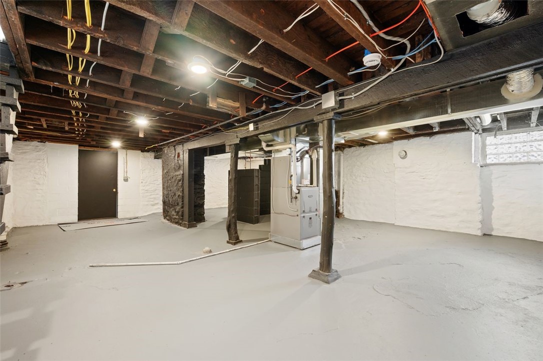 221 Bonvue St