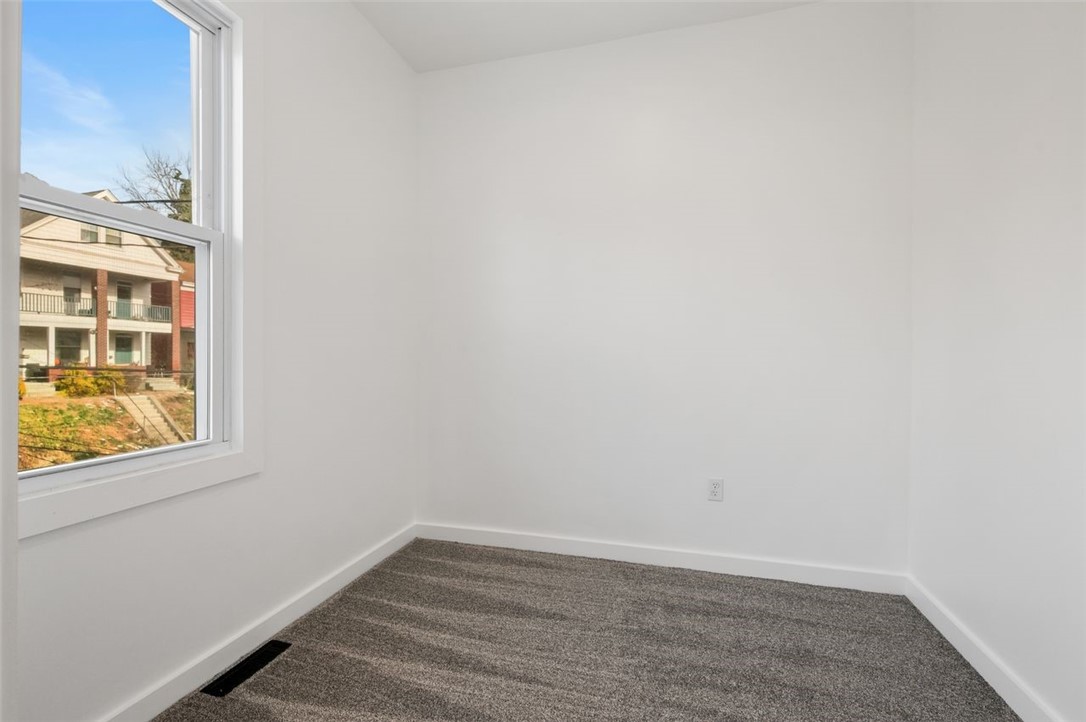 221 Bonvue St