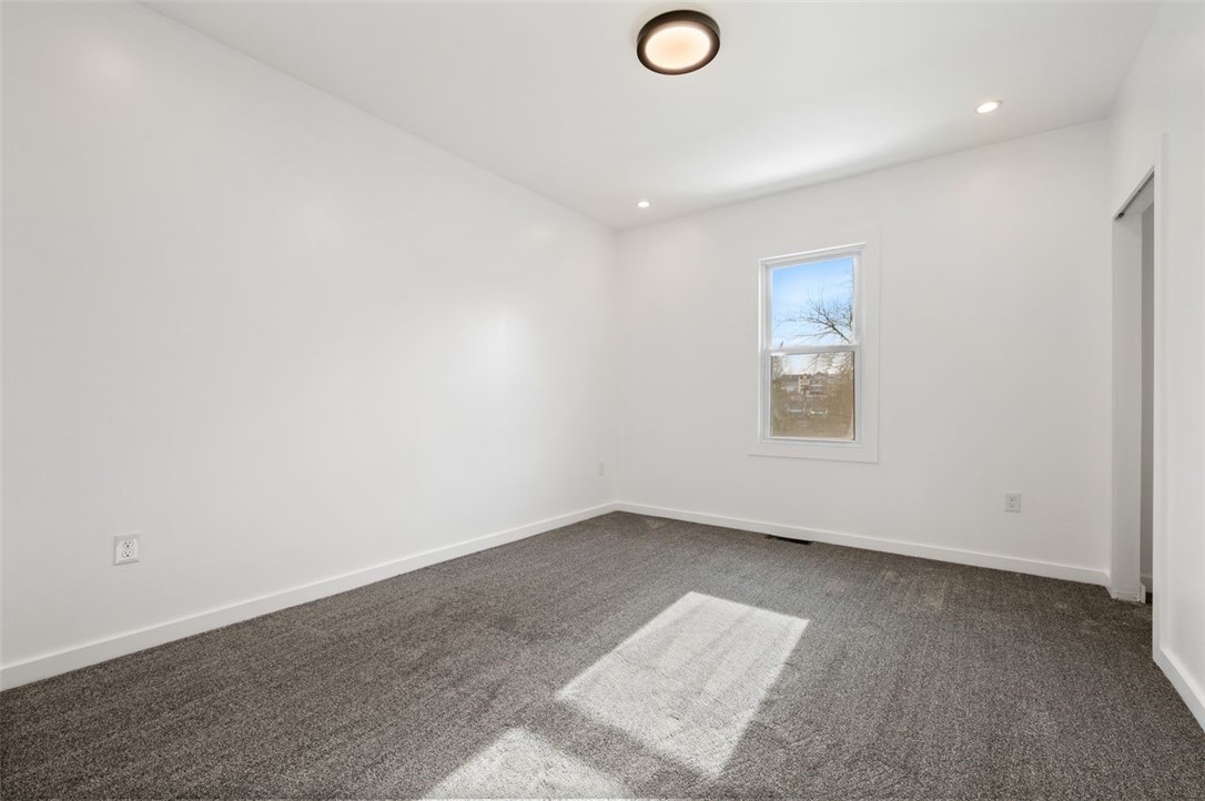 221 Bonvue St