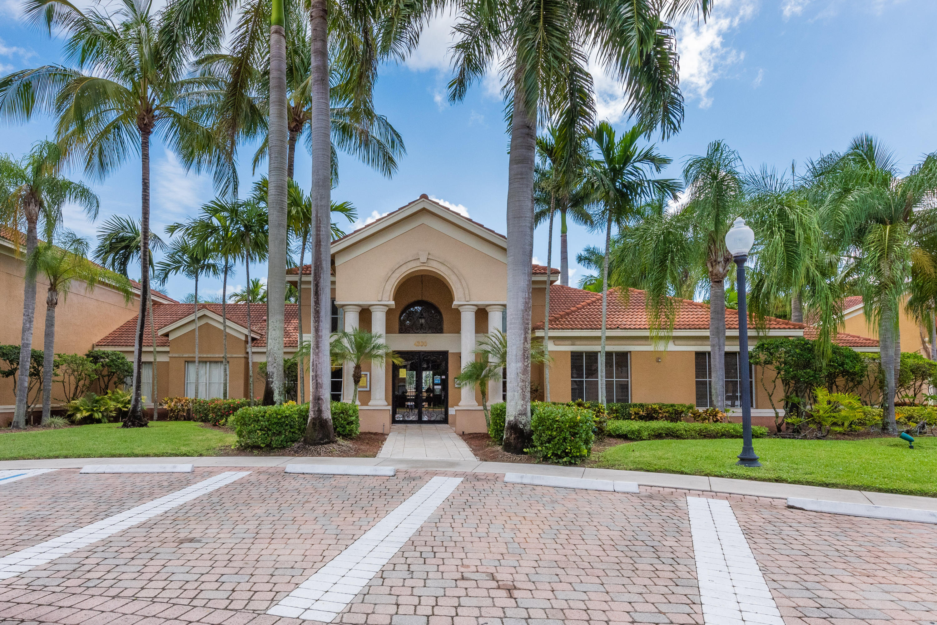 4171 San Marino Boulevard