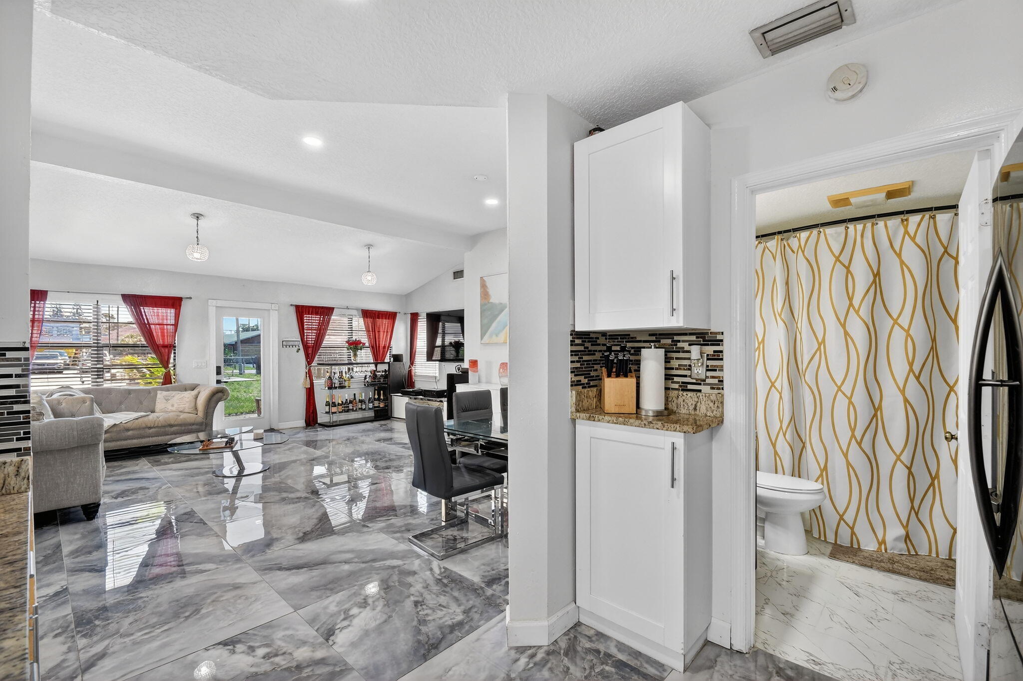 425 Broward Avenue