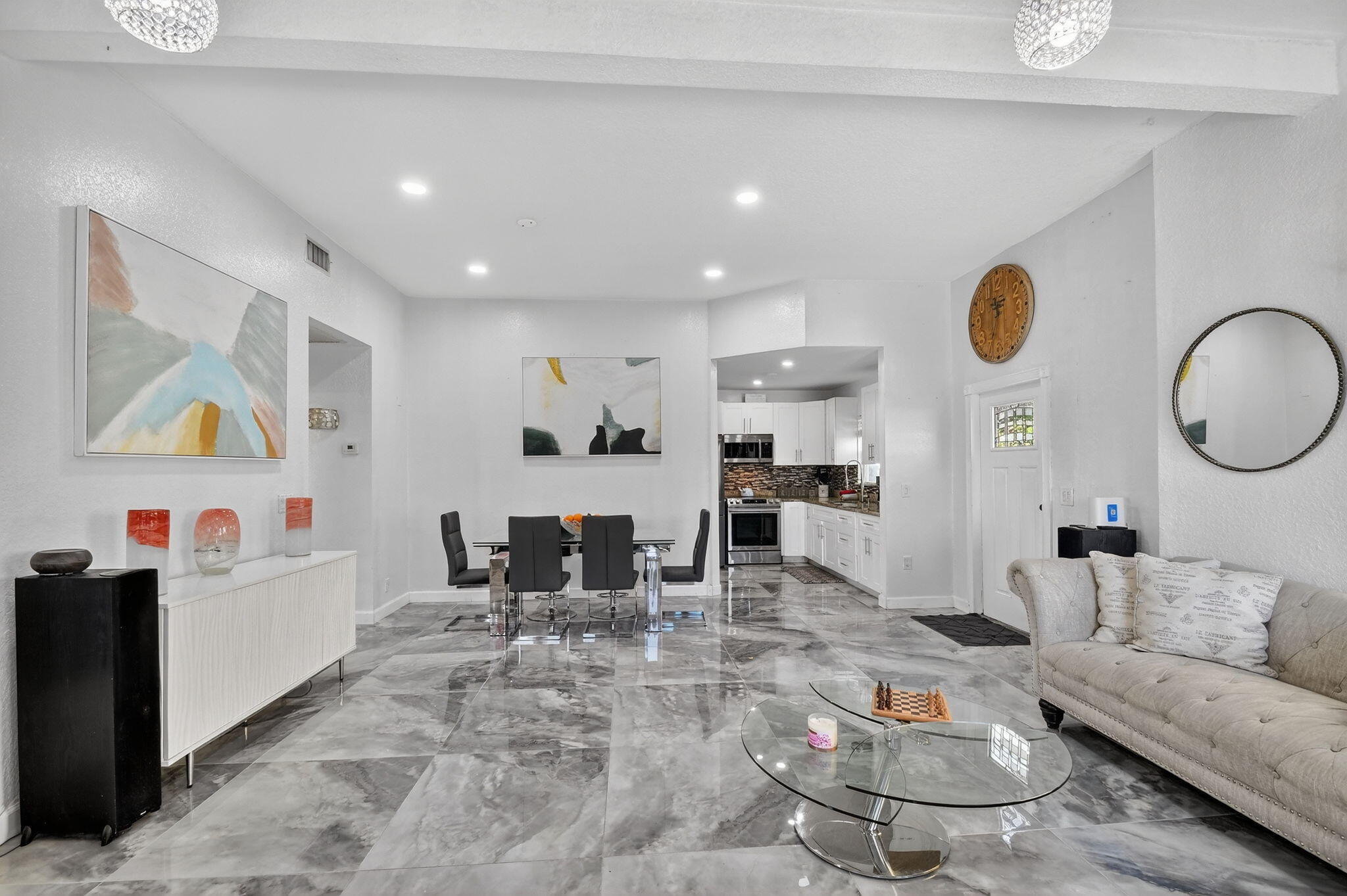 425 Broward Avenue
