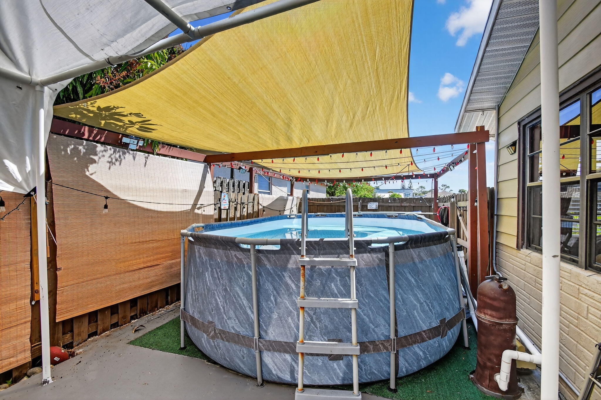 425 Broward Avenue