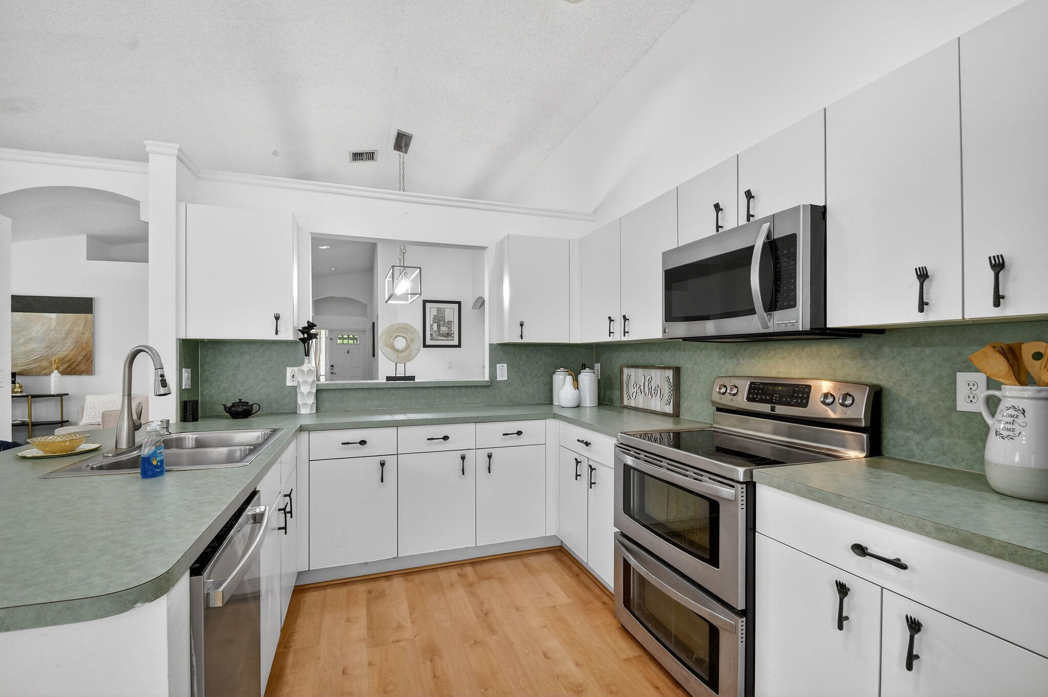 7760 Manor Forest Lane