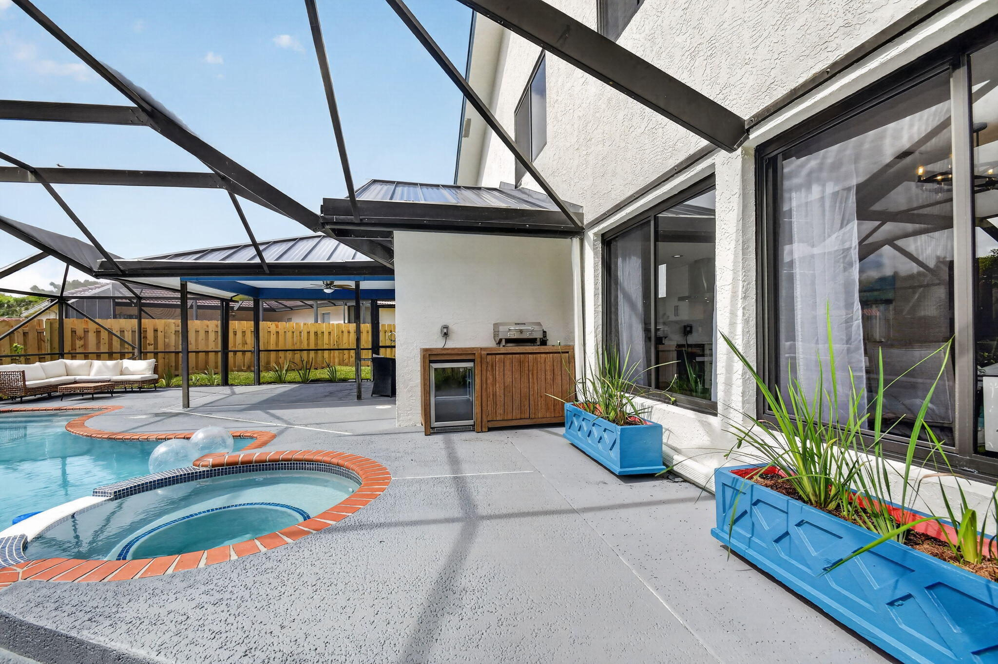 2227 Vernon Street