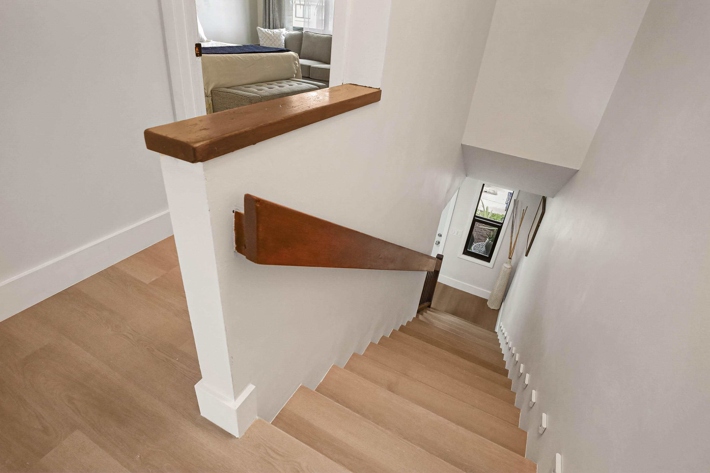 4605 PIER Drive 4605