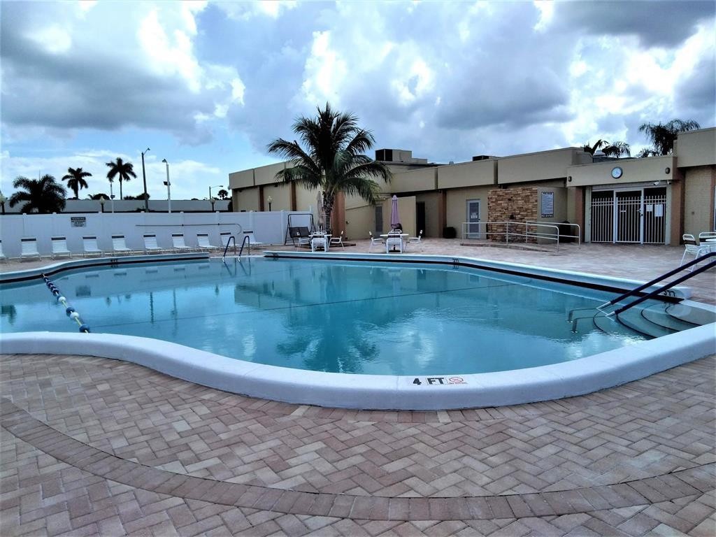 2835 Crosley Drive B, West Palm Beach Unit: B