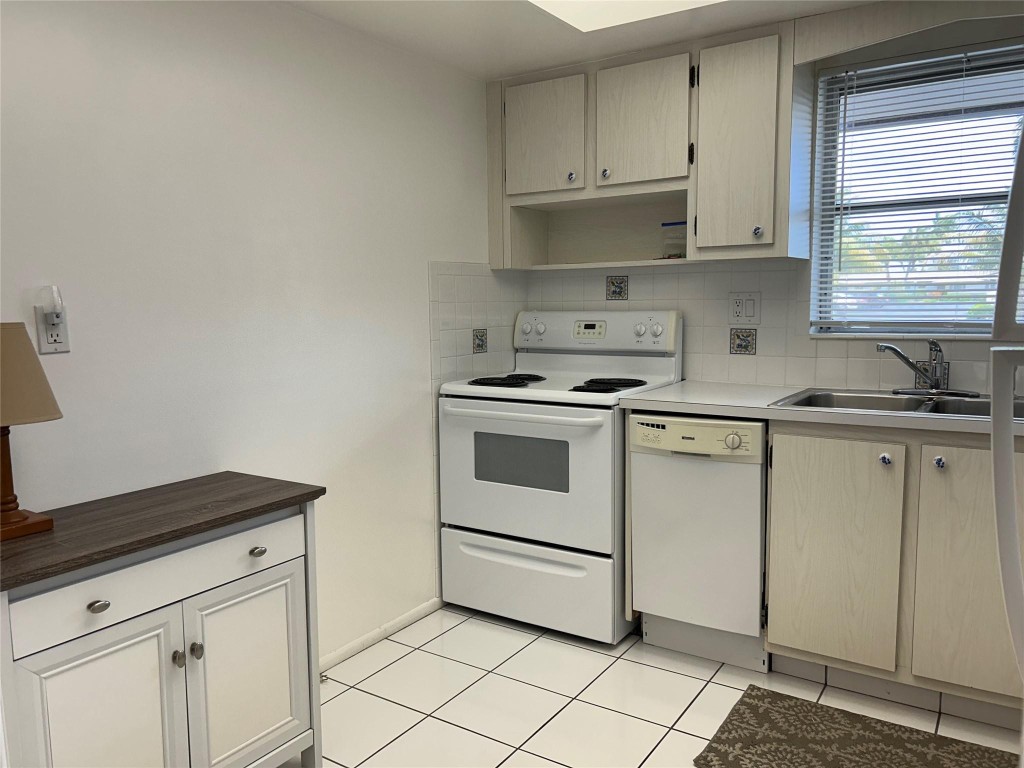 2835 Crosley Drive B, West Palm Beach Unit: B