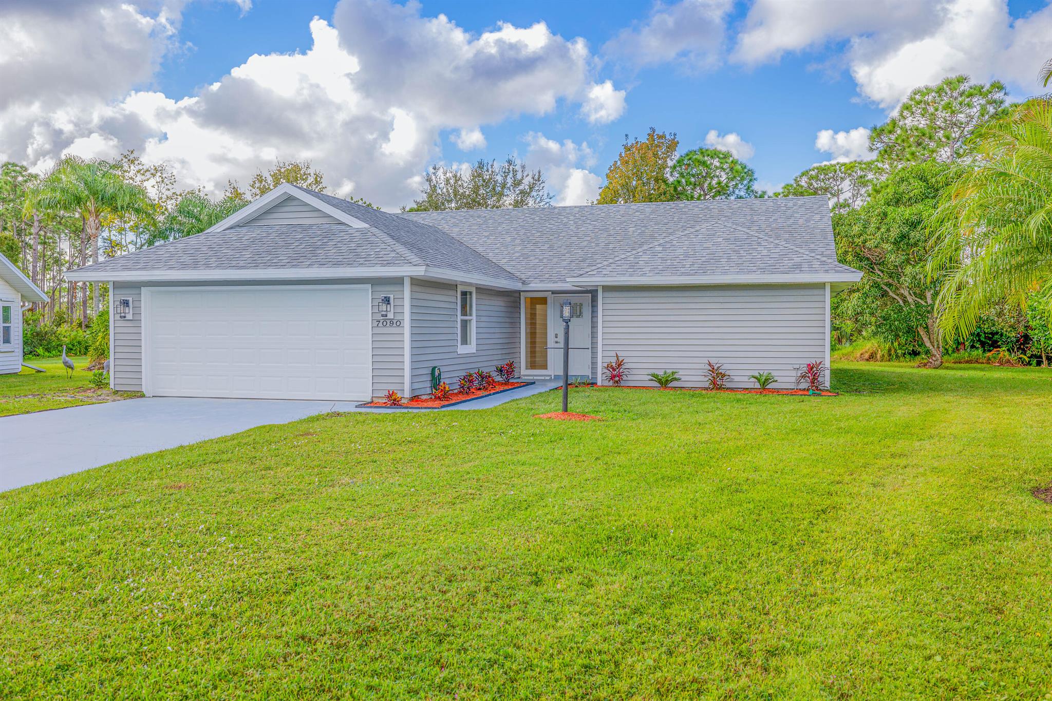 7090 SE Lillian Court