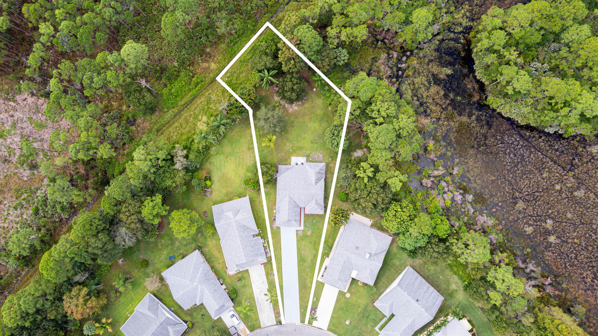 7090 SE Lillian Court