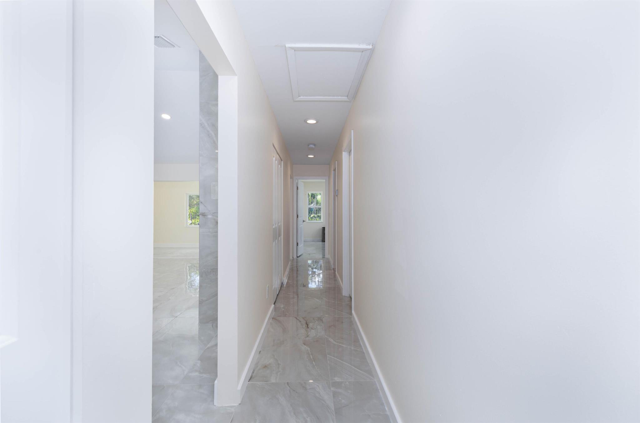 7090 SE Lillian Court