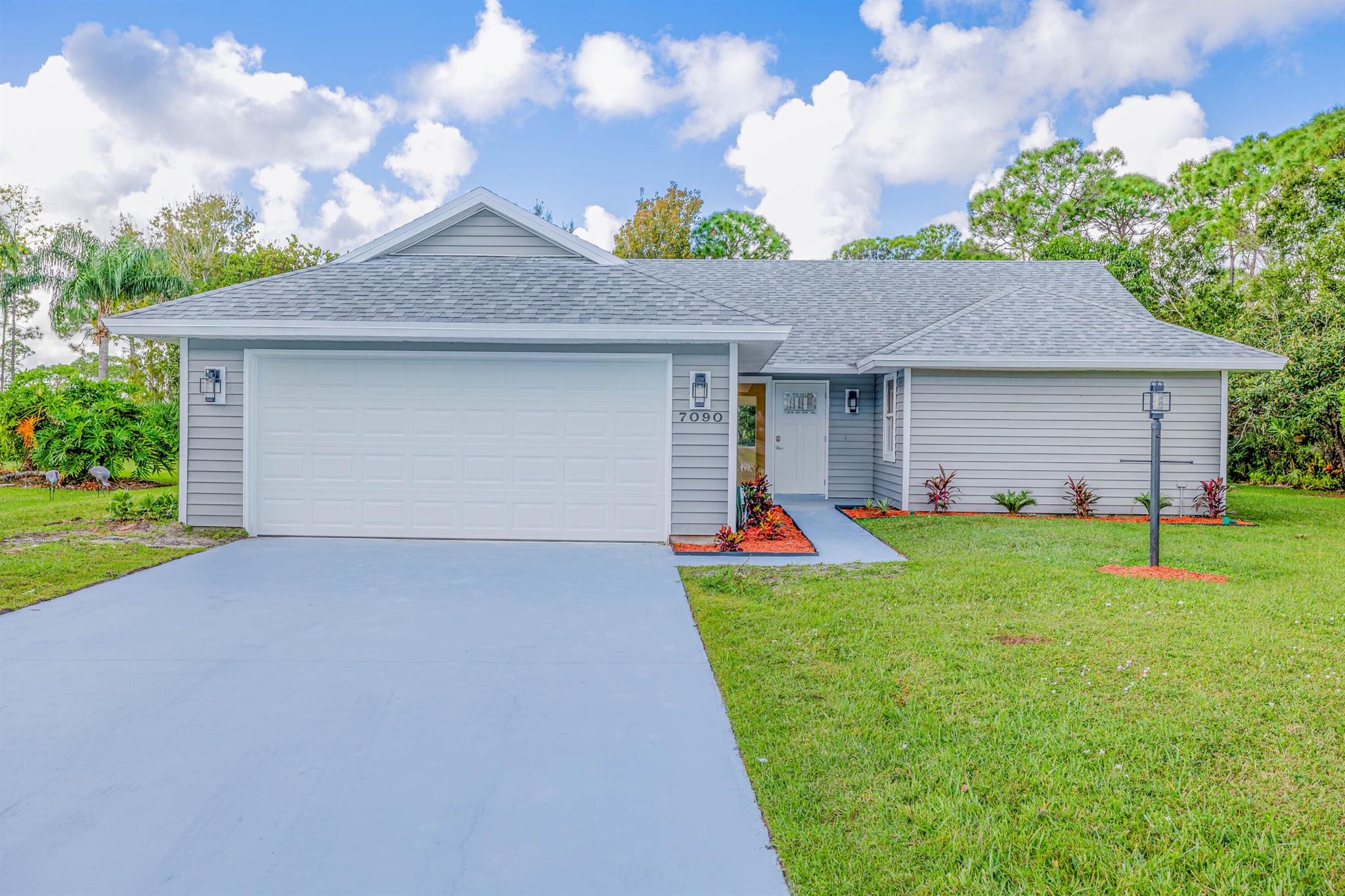 7090 SE Lillian Court