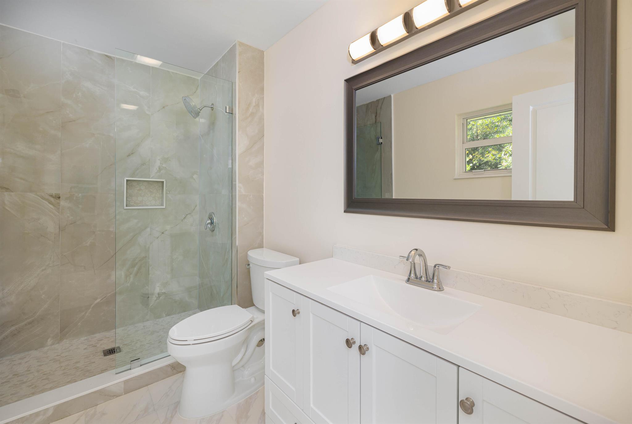 7090 SE Lillian Court