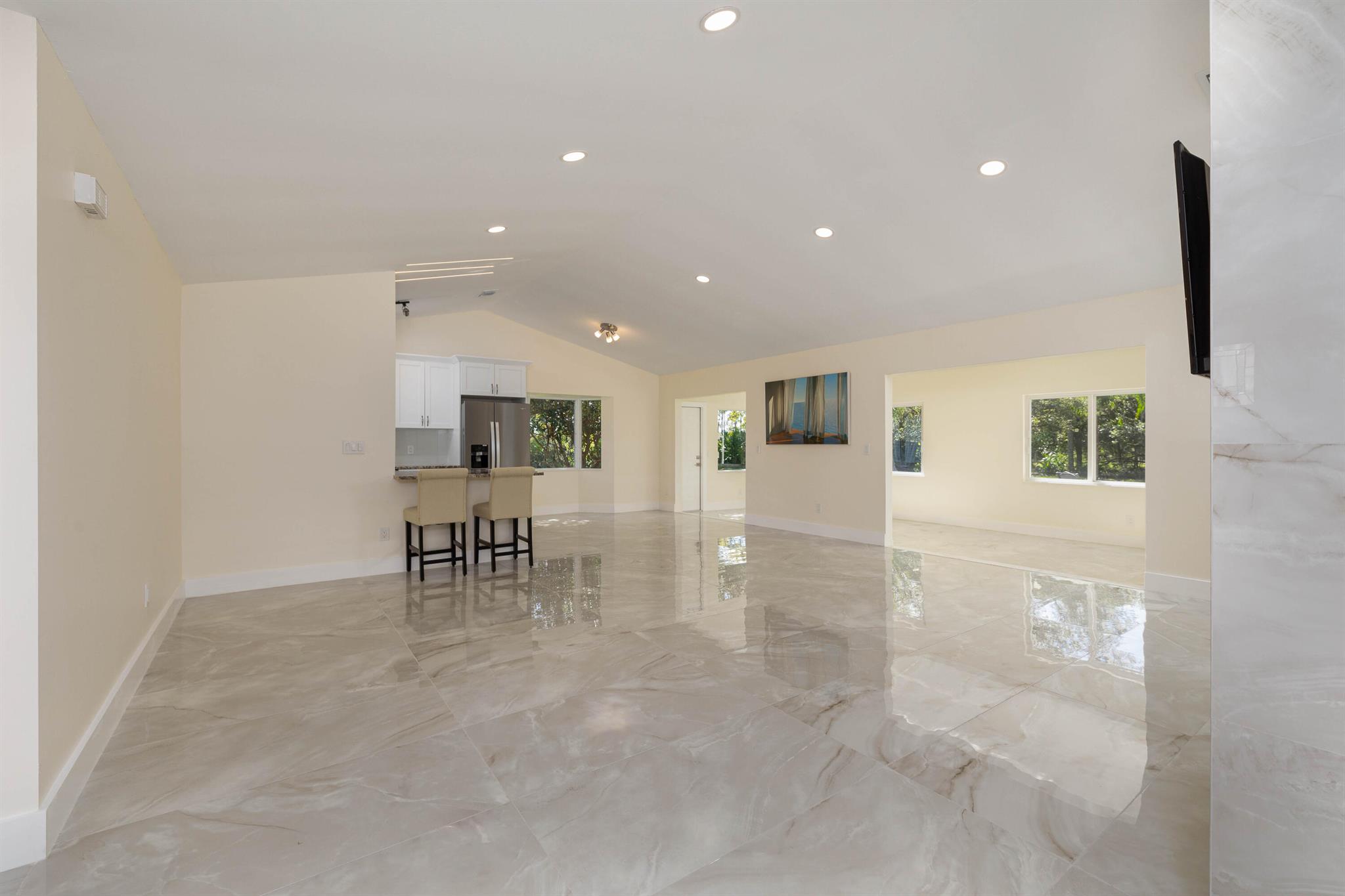 7090 SE Lillian Court