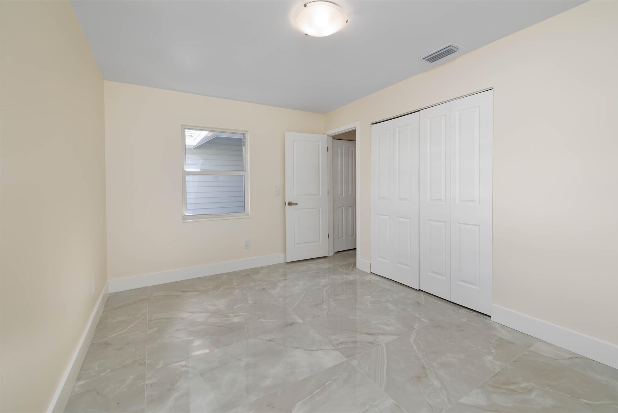 7090 SE Lillian Court