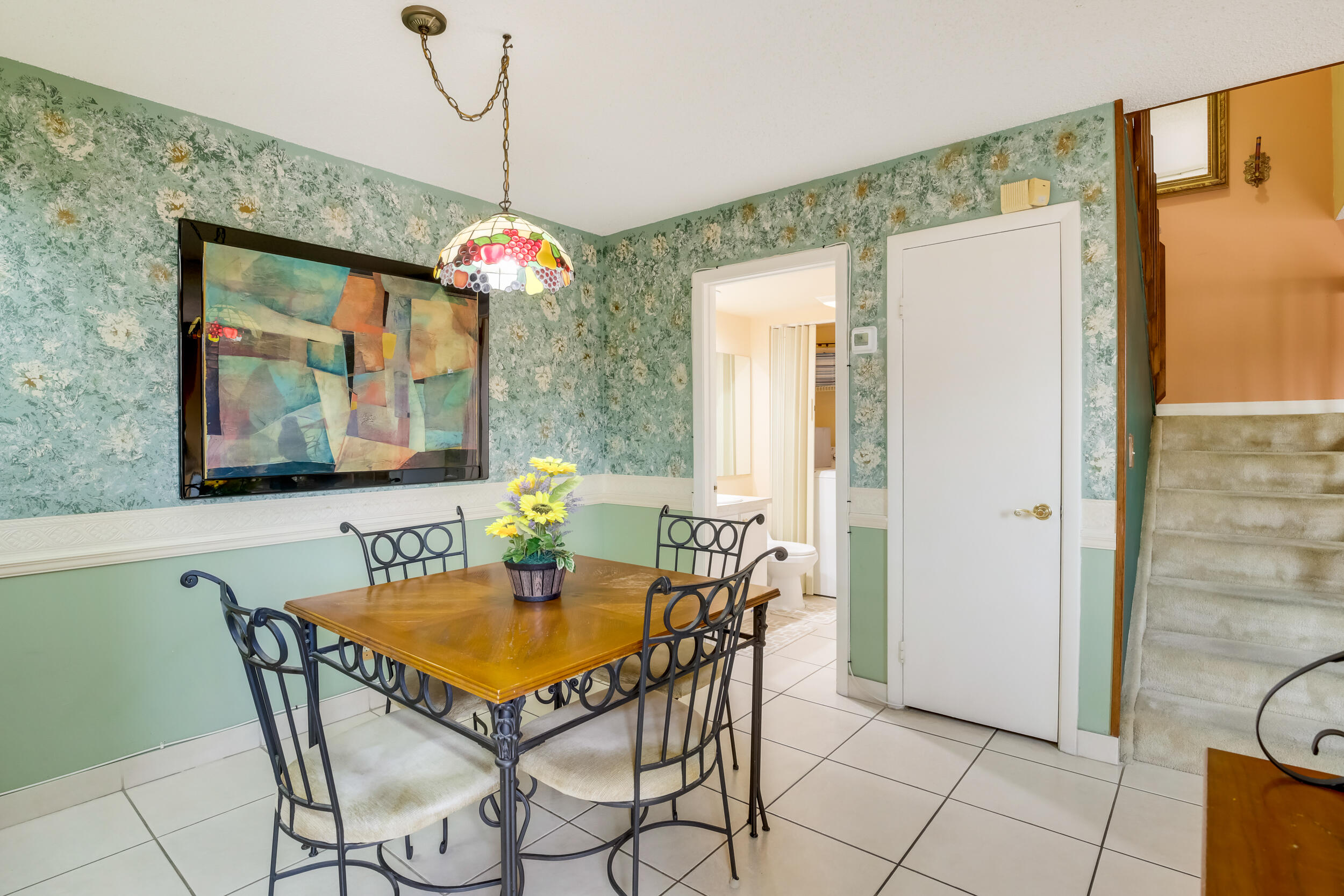 1002 Springdale Ct Court