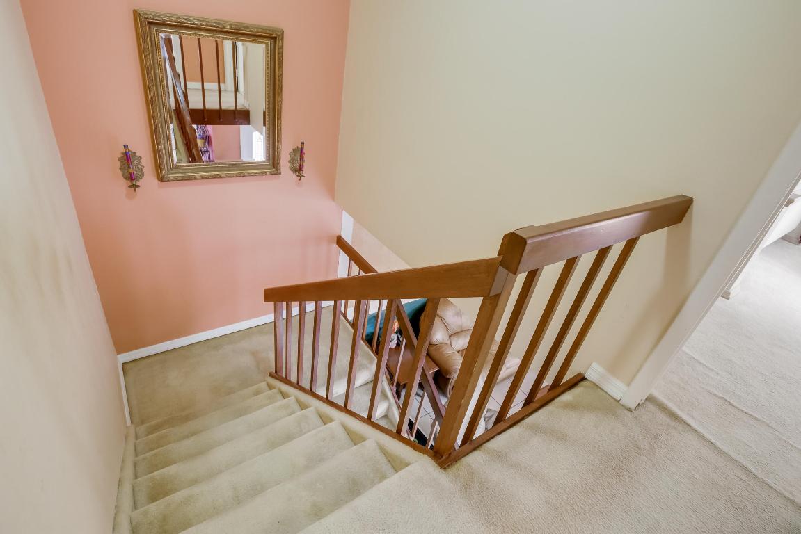 1002 Springdale Ct Court