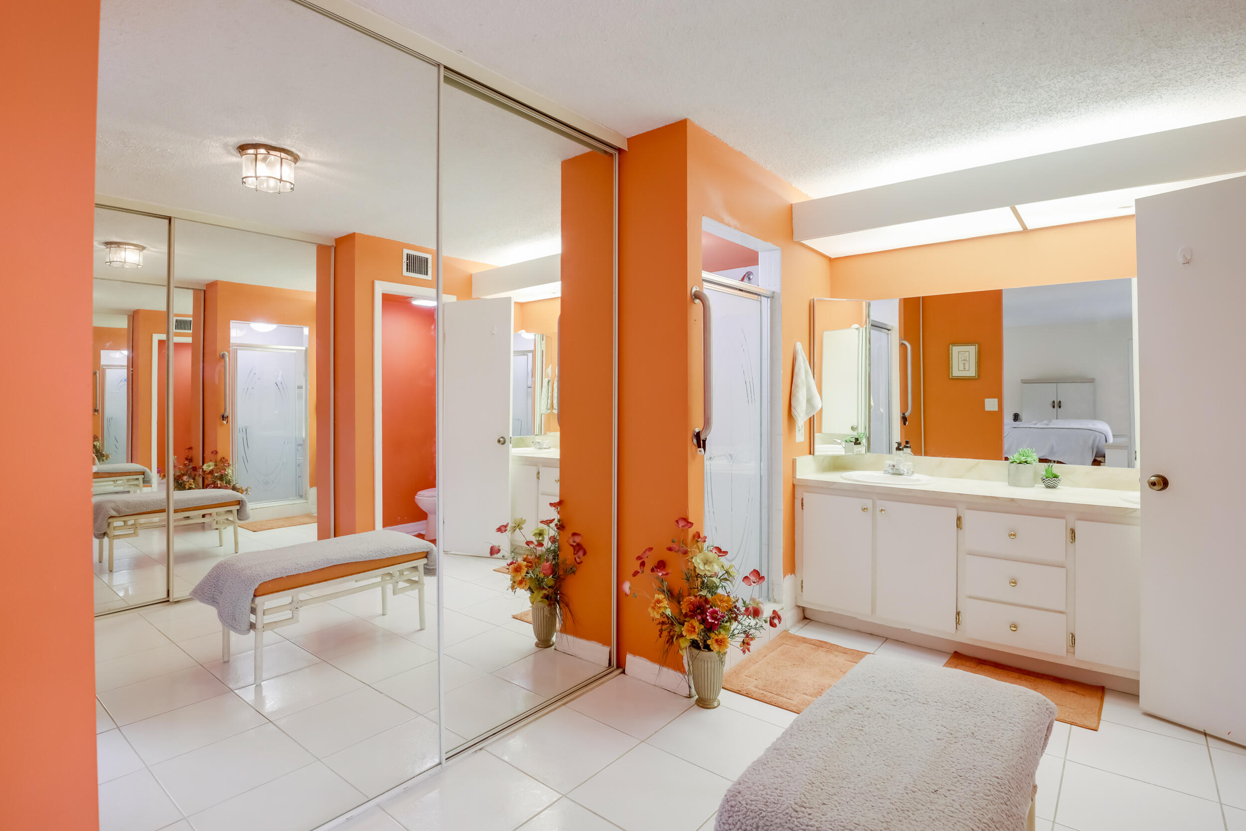 1002 Springdale Ct Court