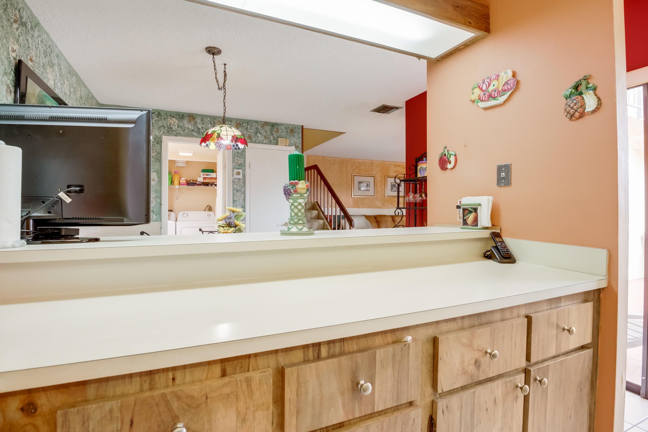 1002 Springdale Ct Court