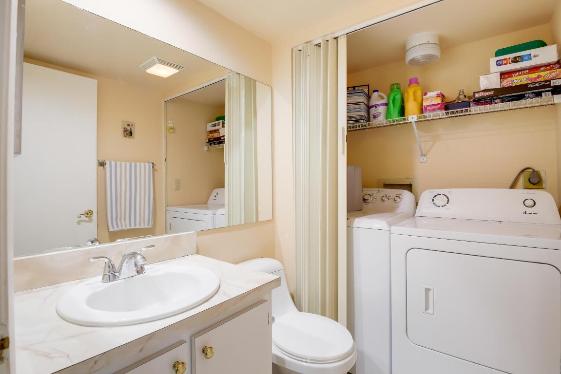 1002 Springdale Ct Court