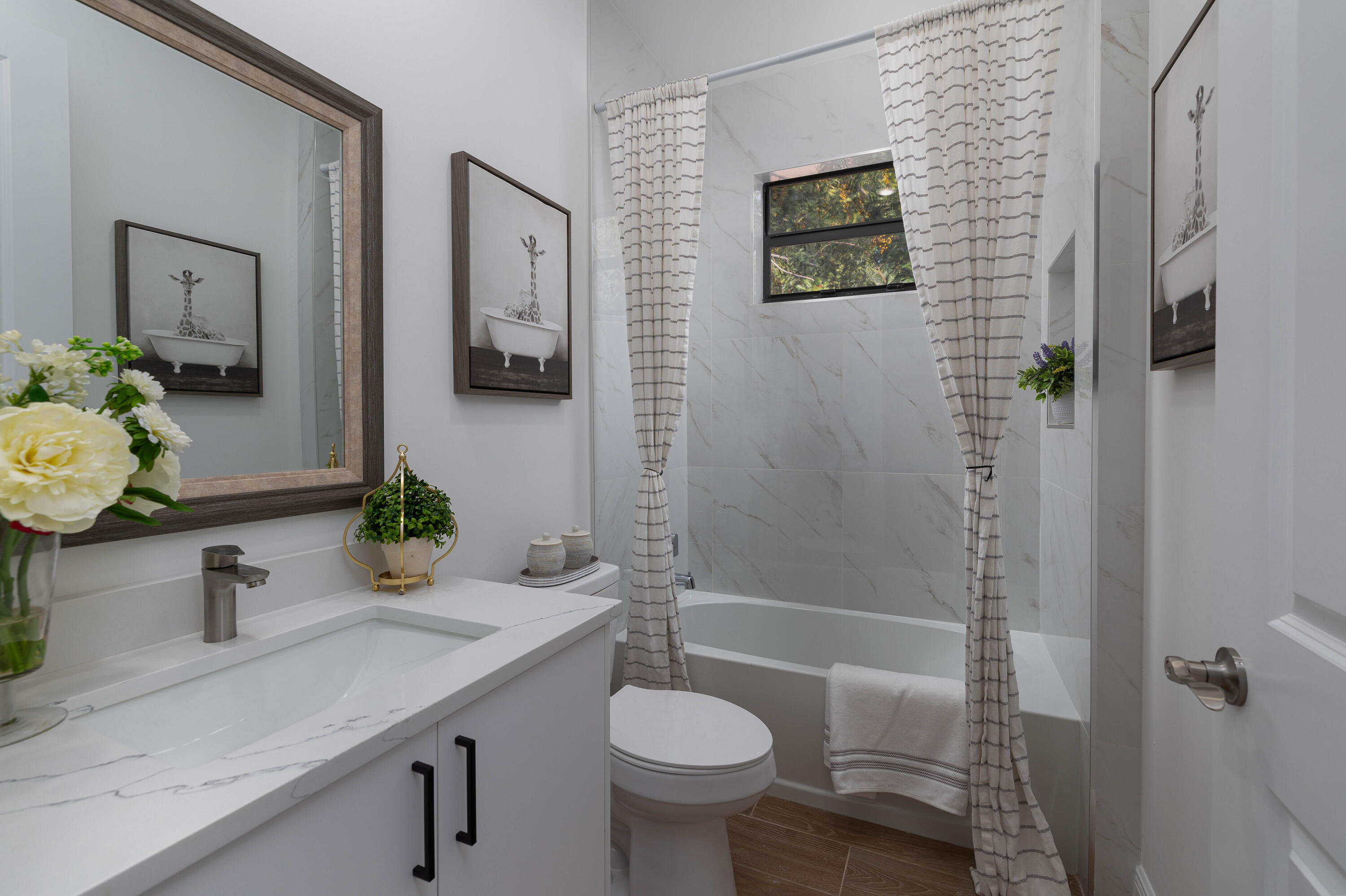 5816 Tiffany Place