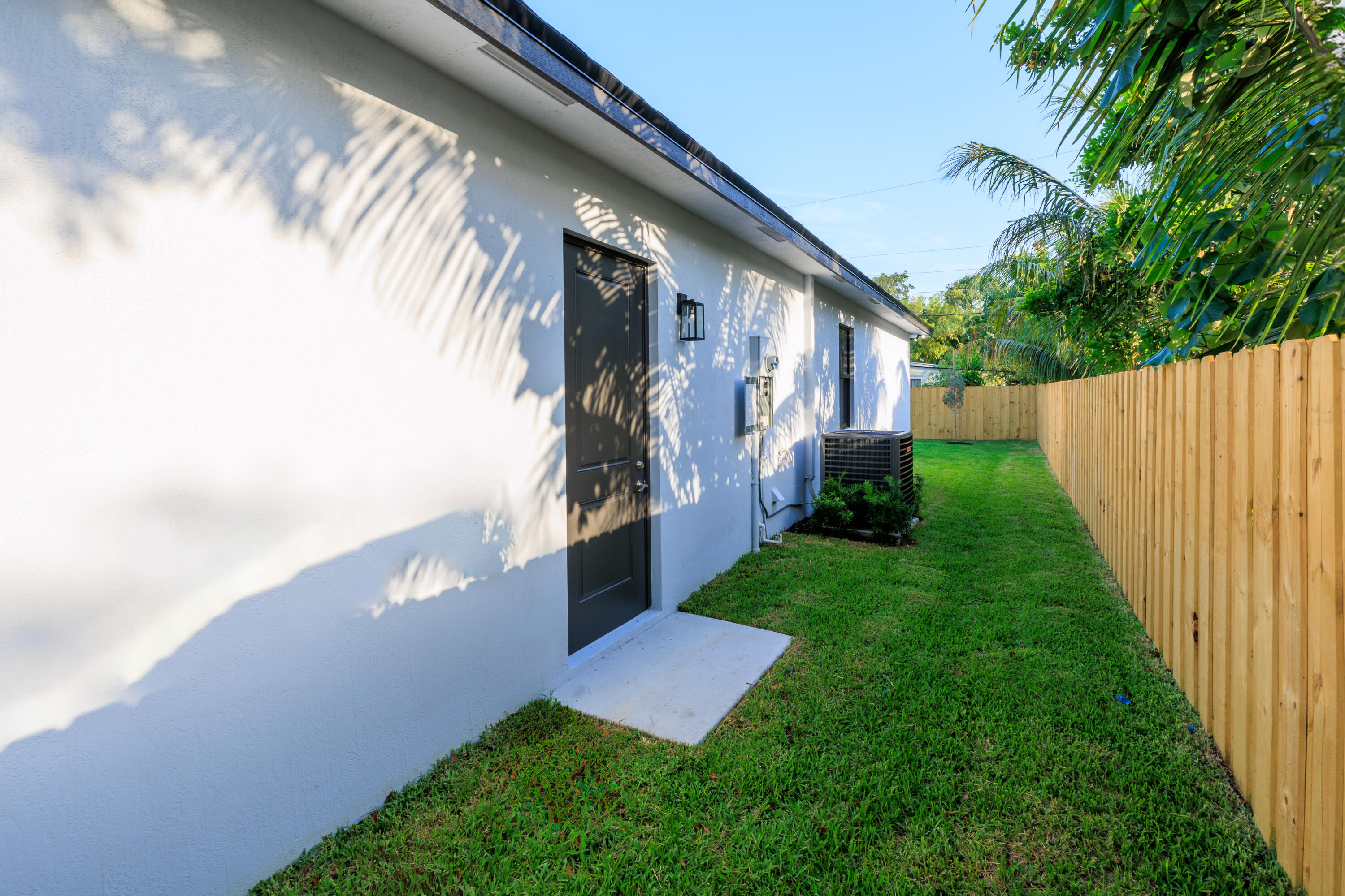 5816 Tiffany Place
