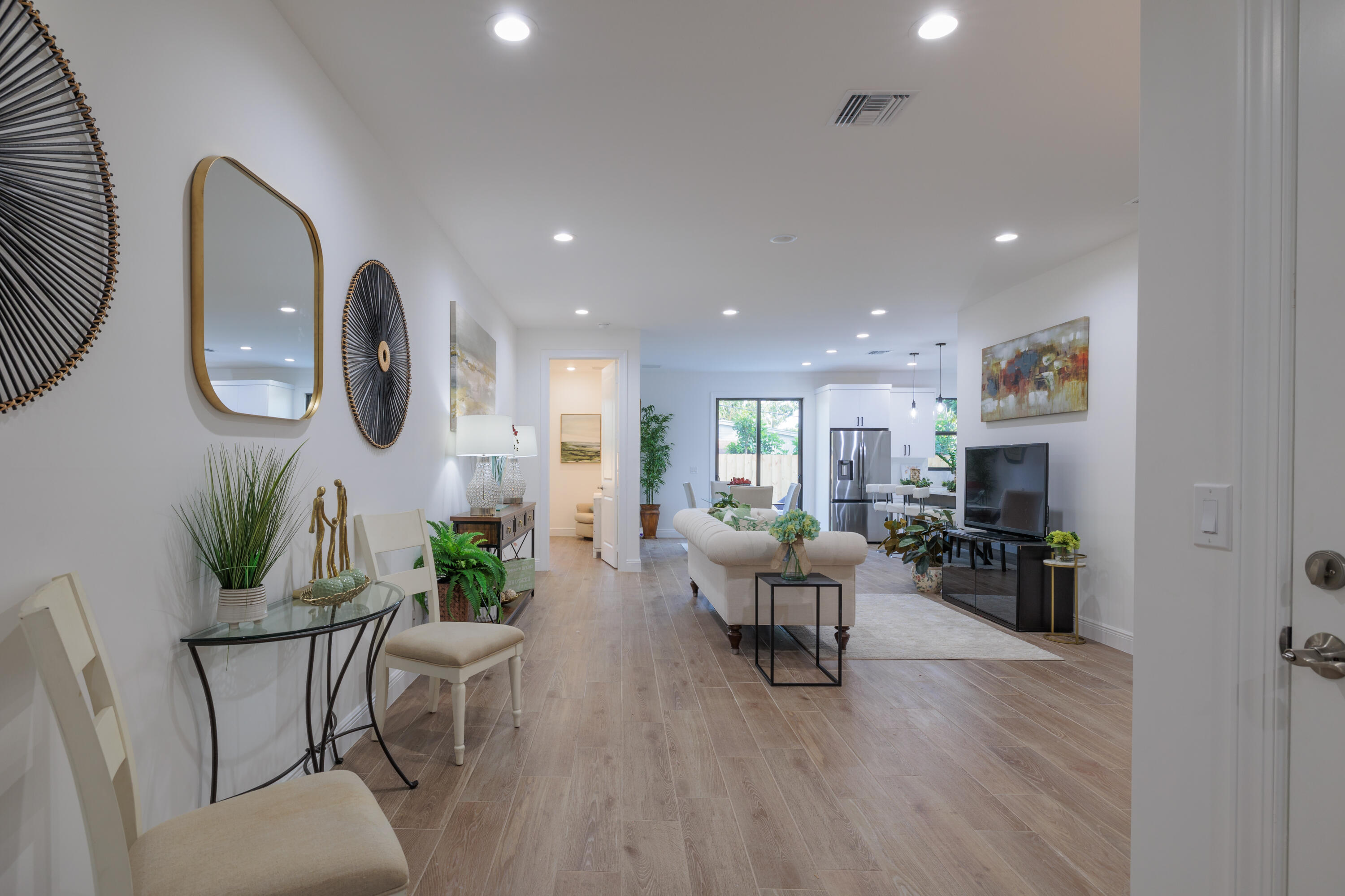 5816 Tiffany Place